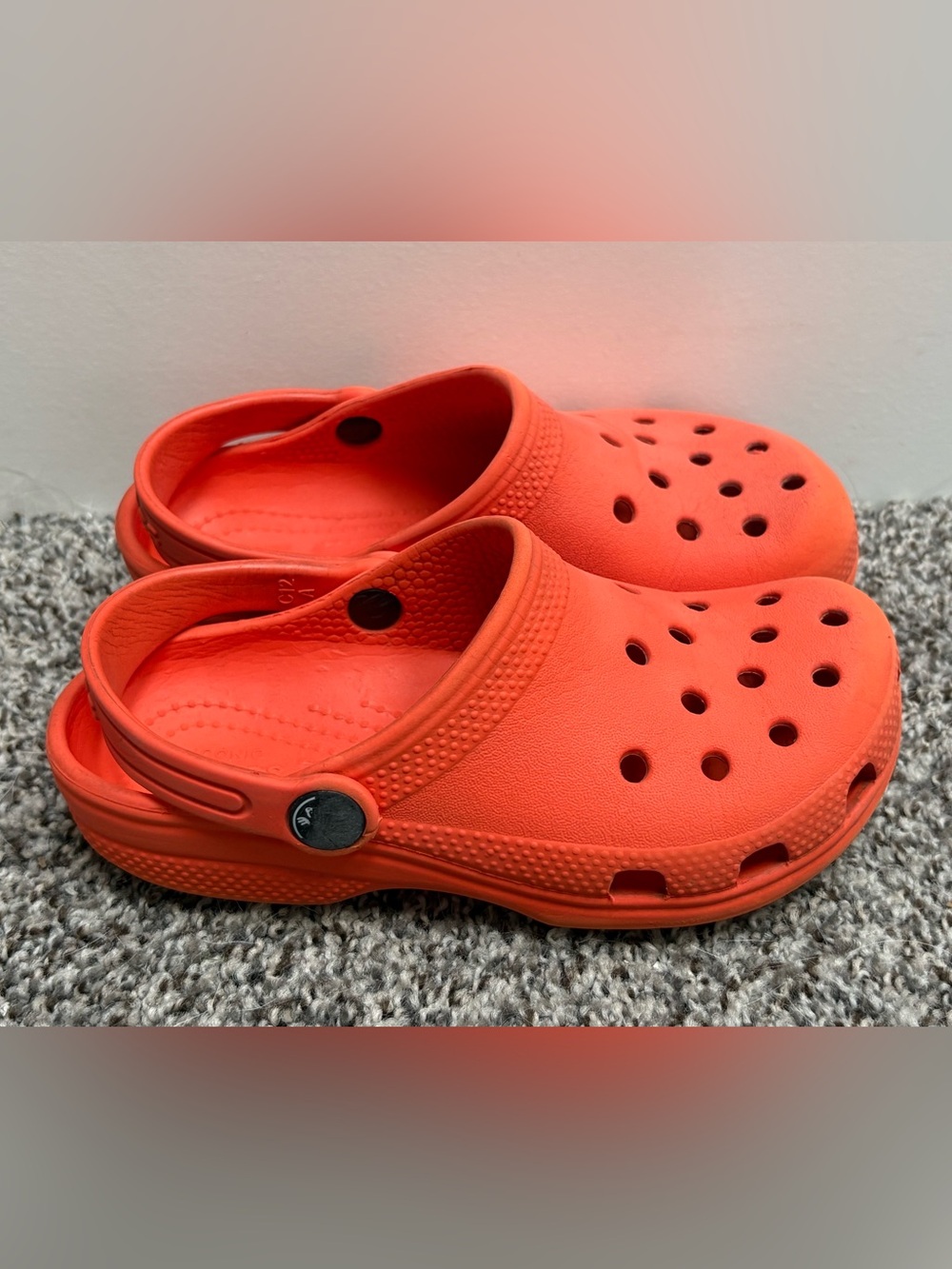 CROCS Waterproof Slip On Classic Clog in Vibrant Orange Size 12c